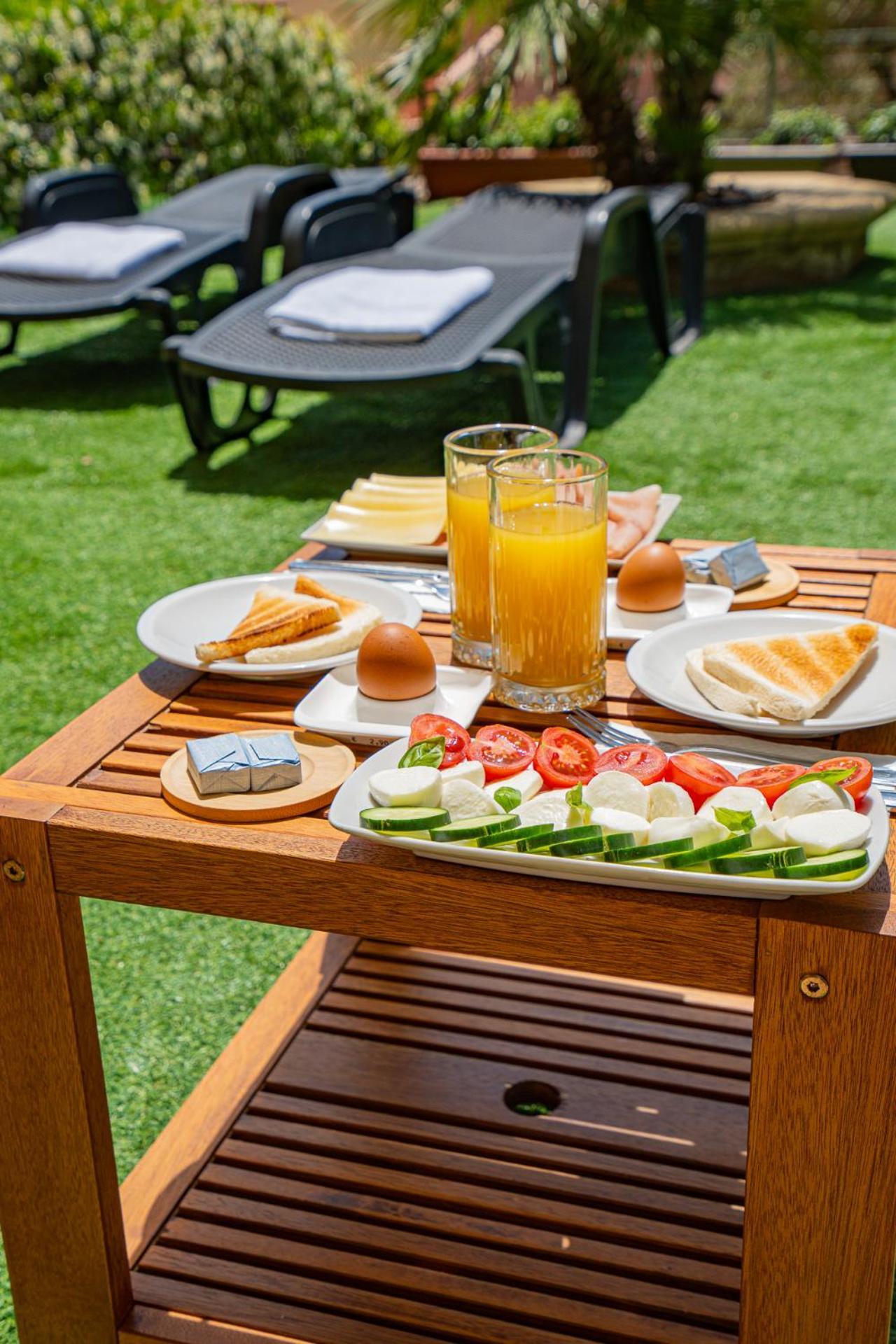Hotel Lu Pitrali Сан-Теодоро Экстерьер фото
