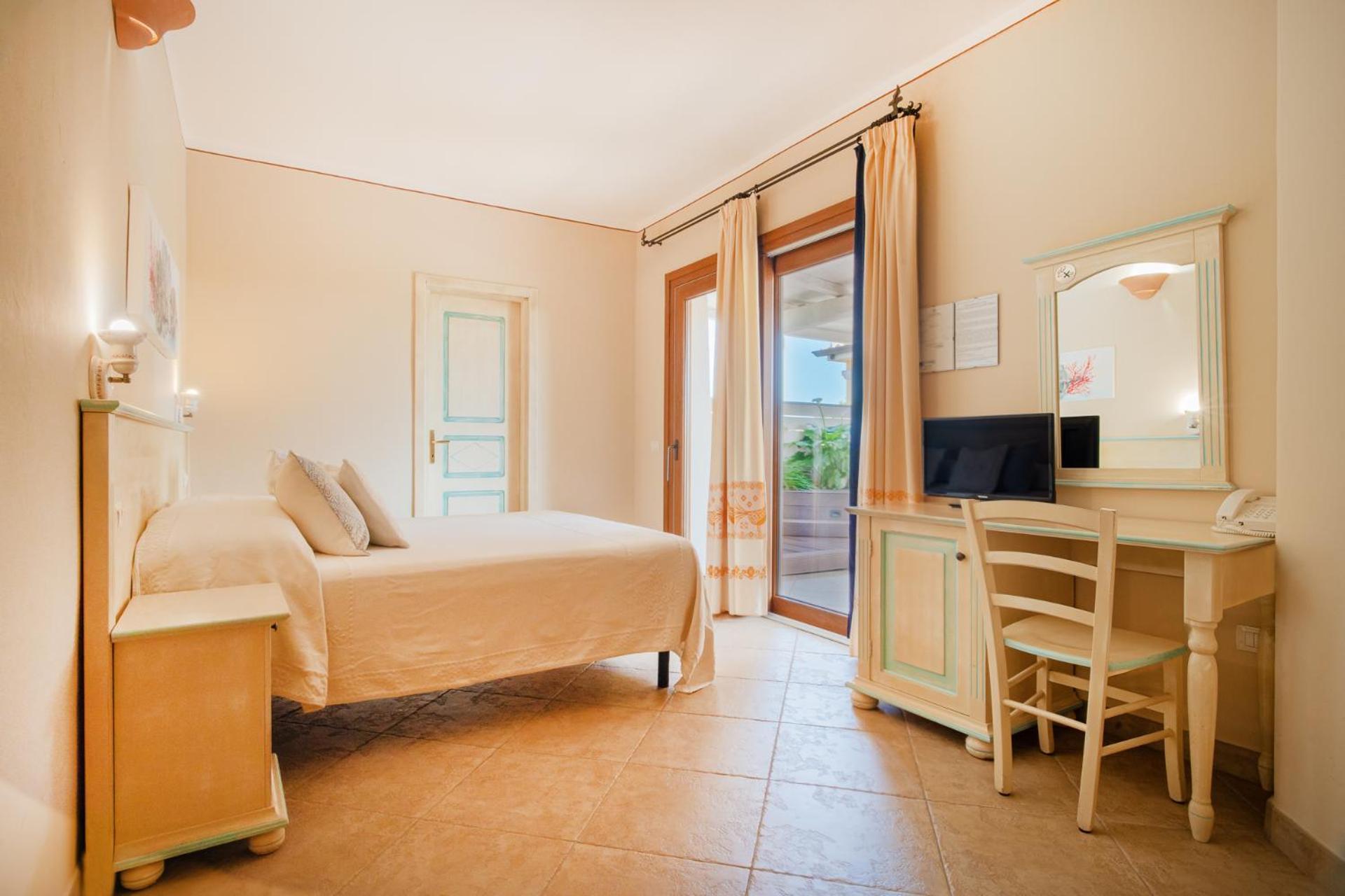 Hotel Lu Pitrali Сан-Теодоро Экстерьер фото