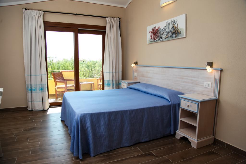Hotel Lu Pitrali Сан-Теодоро Экстерьер фото